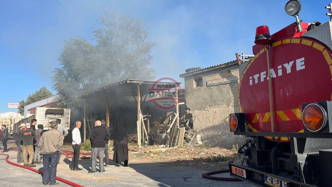 Konya Marangozlar Sanayi Sitesinde korkutan yangın 3